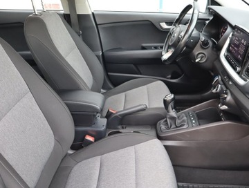 Kia Stonic Crossover 1.0 T-GDI 120KM 2020 Kia Stonic 1.0 T-GDI MHEV, Salon Polska, zdjęcie 8