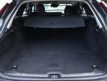 Volvo V90 II Kombi 2.0 D4 190KM 2018 Volvo V90 Cross Country D4 2.0 AWD, 187 KM, 4X4, zdjęcie 12