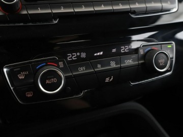 BMW X1 F48 Crossover xDrive20d 190KM 2017 BMW X1 4x4 automat full LED navi półskóra navi, zdjęcie 25