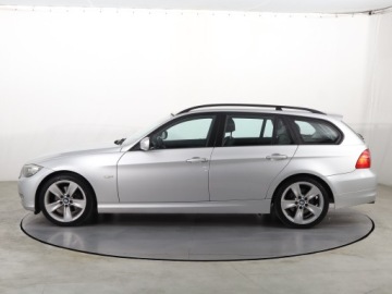 BMW Seria 3 E90-91-92-93 Touring E91 2.0 320i 170KM 2009 BMW 3 320 i, Skóra, Navi, Xenon, Bi-Xenon, Klima, zdjęcie 2