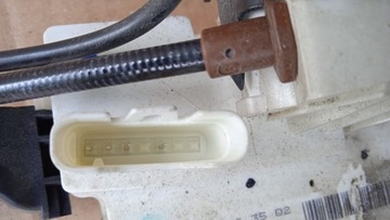 MERCEDES ML W164 ZÁMEK DVEŘE PŘEDNÍ PRAVÝ 4 PIN