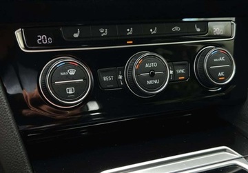 Volkswagen Passat B8 Variant 2.0 TSI BlueMotion Technology 220KM 2017 Volkswagen Passat 2.0 TSI DSG 220KM ZAREJESTROWANY bezwypadkowy GWARANCJ, zdjęcie 31