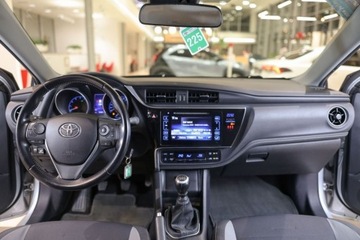 Toyota Auris II Hatchback 5d Facelifting 1.6 Valvematic 132KM 2017 Toyota Auris 1.6 Premium LPG 1.6 Benzyna 132KM, zdjęcie 6