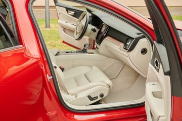 Volvo V60 II  Kombi 2.0 T5 250KM 2019 MEGA KOLOR __JASNE SKÓRY __SUPER PEDANTYCZNY STAN_, zdjęcie 22