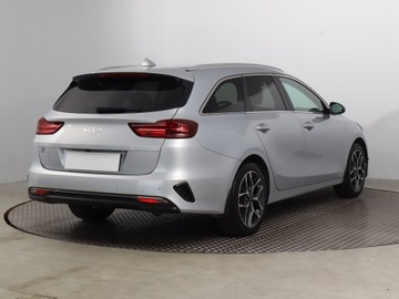 Kia Ceed III Kombi Facelifting 1.5 T-GDI 160KM 2022 Kia Ceed 1.5 T-GDI, Salon Polska, Serwis ASO, zdjęcie 4