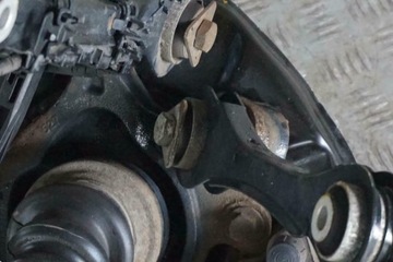 BMW F21 116d N47N Поворотный кулак, ось задняя левая