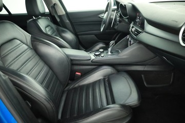 Alfa Romeo Giulia II Sedan 2.0 TBi 280KM 2019 Alfa Romeo Giulia 2.0 Turbo, Salon Polska, zdjęcie 6