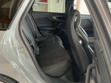 Audi A4 B9 RS4 Avant Facelifting 2.9 TFSI 450KM 2023 Audi RS 4 2.9 TFSI quattro, zdjęcie 9