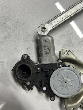 MECHANIZMUS OKNO PRAVÝ PŘEDNÍ TOYOTA RAV 4 II 42251010550