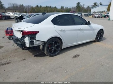 Alfa Romeo Giulia II Sedan 2.0 TBi 280KM 2018 Alfa Romeo Giulia TI Sport 2018 2.0l 2.0 Benzyna 280KM, zdjęcie 5