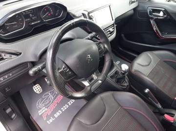 Peugeot 208 I Hatchback 5d Facelifting 1.2 PureTech 110KM 2016 Peugeot 208 GT Line Kamera Klimatronik PDC Sensor Alu 1.2 Benzyna 110KM, zdjęcie 11