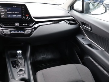 Toyota C-HR I Crossover Facelifting 1.8 Hybrid 122KM 2022 Toyota C-HR 1.8 Hybrid, Serwis ASO, Automat, zdjęcie 7