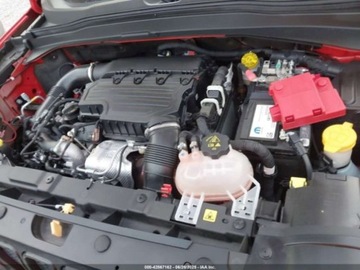 Jeep Renegade 2022 Jeep Renegade Altitude 2022 1.3l 1.3 Benzyna 177KM, zdjęcie 8