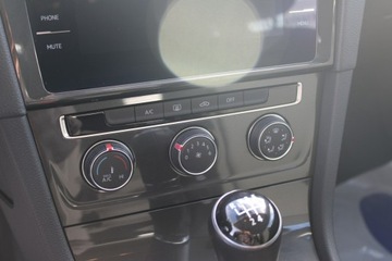 Volkswagen Golf VII Hatchback 3d Facelifting 1.6 TDI-CR DPF BMT 115KM 2019 Volkswagen Golf Trendline LED Gwarancja, zdjęcie 22