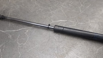 68960-02031 VZPĚRA/TLAKOVAČ KRYT KUFRU TOYOTA COROLLA E12