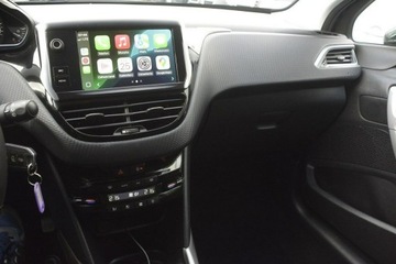 Peugeot 2008 I SUV Facelifting 1.2 PureTech 82KM 2017 Peugeot 2008 1.2 doinwestowany Android Auto Car, zdjęcie 25