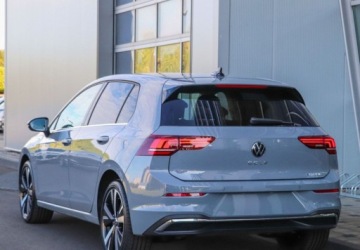 Volkswagen Golf VIII Hatchback Facelifting 1.5 eTSI mHEV 150KM 2025 Volkswagen Golf Climatronic, LED Plus, pakiet zimowy, dostepny od reki, zdjęcie 2