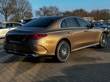 Mercedes Klasa E W214 Sedan 2.0 220d 197KM 2026 E Klasa 220 d 4-Matic AMG 2.0 (197KM) 2026, zdjęcie 3