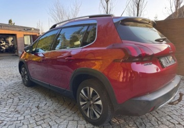 Peugeot 2008 I SUV Facelifting 1.2 PureTech 110KM 2018 Peugeot 2008 bezwypadekz Niemiecallurpo malym gradzie 1.2 Benzyna 110KM, zdjęcie 6