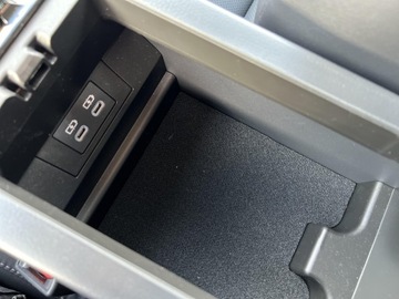 Toyota Prius V (XW60) 2.0  Hybrid Dynamic Force Plug-in 223KM 2023 Toyota Prius Plug-in Hybrid Executive V (2023-), zdjęcie 19