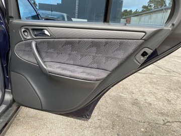 MERCEDES TŘÍDA C W203 S203 AVANTGARDE- DEKORACE LIŠTA ZDOBENÍ CARBON KOMPLET