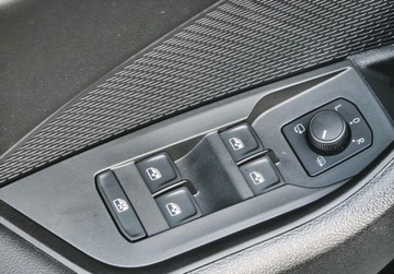 Skoda Octavia IV Liftback 1.5 TSI EVO 150KM 2023 Skoda Octavia Style Pakiety, FV 23, ACC, Podgrzewana szyba, Ambiente, Kes, zdjęcie 19