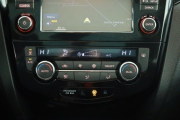 Nissan Qashqai II Crossover 1.2 DIG-T 115KM 2016 Nissan Qashqai 1.2 DIG-T, Salon Polska, zdjęcie 12