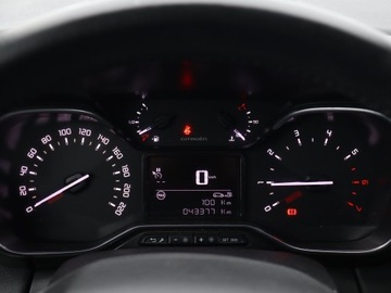 Citroen C3 Aircross  I Crossover 1.2 PureTech 110KM 2019 Citroen C3 Aircross 1.2 PureTech, Salon Polska, zdjęcie 10