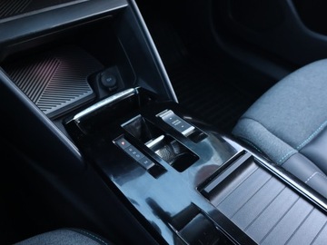 Citroen C4 III SUV 1.2 PureTech 130KM 2022 Citroen C4 1.2 PureTech, Salon Polska, zdjęcie 12