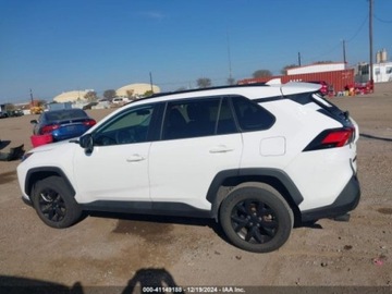 Toyota 2021 Toyota RAV4 2021r., LE, od ubezpieczalni 2.5 Benzyna 203KM, zdjęcie 3