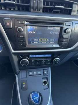 Toyota Auris II Hatchback 5d 1.8 HSD 136KM 2013 Toyota Auris 1.8 HSD136KM Prestige Skóra Kamera, zdjęcie 10