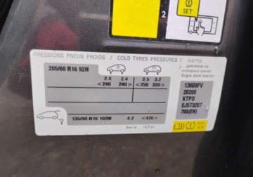 Citroen C4 II 2014 Citroen C4 2014r, 1.6 HDI. Lekko uszkodzony prawy tyl. Jezdzi. 1.6 116KM, zdjęcie 20