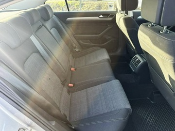 Volkswagen Passat B8 Limousine Facelifting 2.0 TDI SCR 150KM 2021 Volkswagen Passat 2.0 TDI 150KM 2021 ACC,zadbany, zdjęcie 17