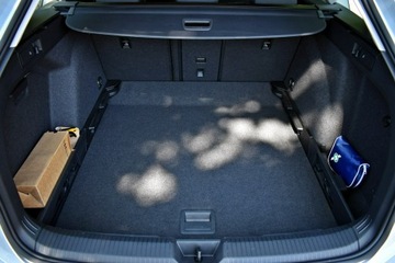 Volkswagen Golf VIII Variant 1.5 eTSI 130KM 2023 Volkswagen Golf Bezwypadkowy / Salon Polska /, zdjęcie 25