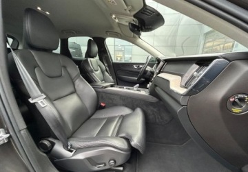 Volvo XC60 II 2020 Volvo XC 60 Momentum Pro, ACC, Kamera cofania, GPS, Salon Polska 2.0 197KM, zdjęcie 16