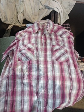 Рубашки мужские сортированные одного качества оптом на развес.