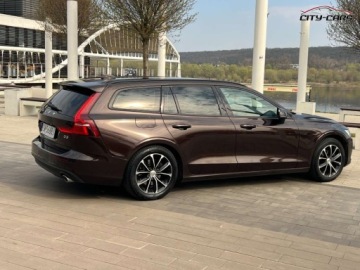 Volvo V60 I Kombi Facelifting 2.0 D3 DRIVE-E 150KM 2018 Volvo V60 2.0 Diesel 150KM LIFT Lakier w orygiale Bardzo zadbane, zdjęcie 29