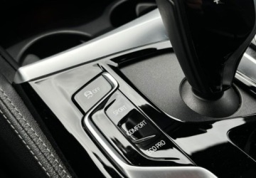 BMW Seria 5 G30-G31 Touring Facelifting 2.0 530i 252KM 2021 BMW Seria 5 530i 252 KM Laser M Sport Panorama Hak Navi ACC Head Up Shadow, zdjęcie 29