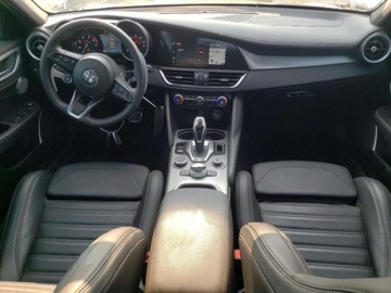 Alfa Romeo Giulia II Sedan Facelifting 2.0 Turbo 280KM 2023 Alfa Romeo Giulia OD UBEZPIECZALNI 2.0 Benzyna 280KM, zdjęcie 7