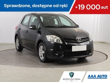 Toyota Auris II Hatchback 5d Dual VVT-i 100 99KM 2013 Toyota Auris 1.3 Dual VVT-i, Salon Polska, Klima