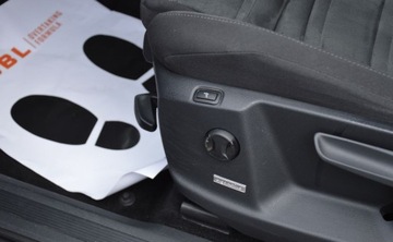 Volkswagen Touran III 2.0 TDI SCR 190KM 2019 Volkswagen Touran 2,0 TDI 190 KM 7 Osobowy FULL LED HIGH-LINE Alcantara Na, zdjęcie 24