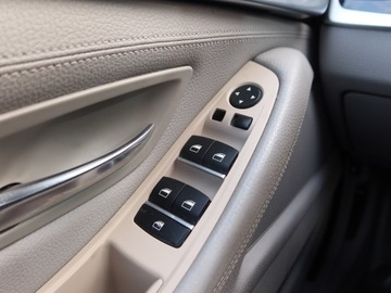 BMW Seria 5 F10-F11 Limuzyna 525d 218KM 2011 BMW 5 525d xDrive, 214 KM, 4X4, Automat, Skóra, zdjęcie 15