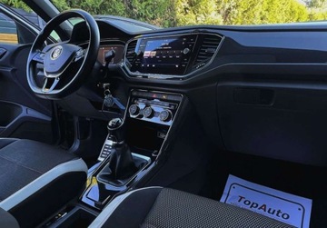 Volkswagen T-Roc I SUV 1.5 TSI ACT 150KM 2018 Volkswagen T-Roc 1.5 TSI 150 KM bezwypadkowy PANORAMA VIRTUAL FULL LED, zdjęcie 16