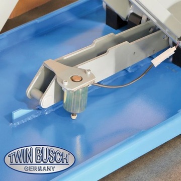 Автомобильный ножничный подъемник Twin Busch