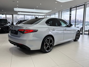 Alfa Romeo Giulia II Sedan Facelifting 2023 2.0 GME Turbo 280KM 2024 Alfa Romeo Giulia Q4 Veloce / Harman/kardon / Szyb, zdjęcie 3