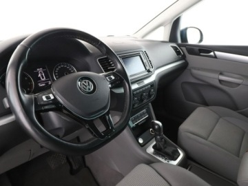 Volkswagen Sharan II Van Facelifting 2.0 TSI 220KM 2016 Volkswagen Sharan 7 os. DSG xenon/LED navi klima, zdjęcie 13