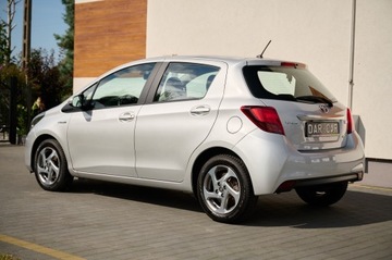 Toyota Yaris III 2015 Toyota Yaris Hybrid 1.5 VVT-i KAMERA zarejestrowany w Polsce, zdjęcie 1