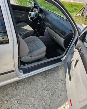 Volkswagen Golf IV Hatchback 1.4 16V 75KM 1997 Volkswagen Golf Volkswagen Golf IV 1.4 Basis 1.4 Benzyna 75KM, zdjęcie 8