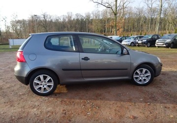 Volkswagen Golf V Hatchback 1.4 i 16V 75KM 2004 Volkswagen Golf 1.4ben,klima,alu,oplacony 1.4 Benzyna 75KM, zdjęcie 5