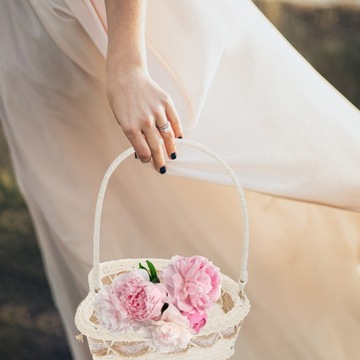 Юбка из льна с корзиной свадебных цветов сплести